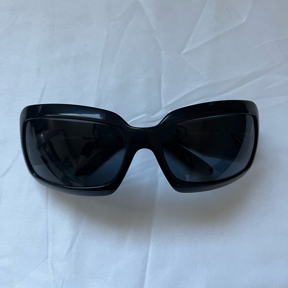 SOLD Chanel 5027 Mother of Pearl Sunglasses - Picture 2 of 13